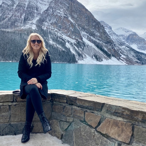 ✨ Meet your Posher, Annie ✨ - Picture 3 of 3